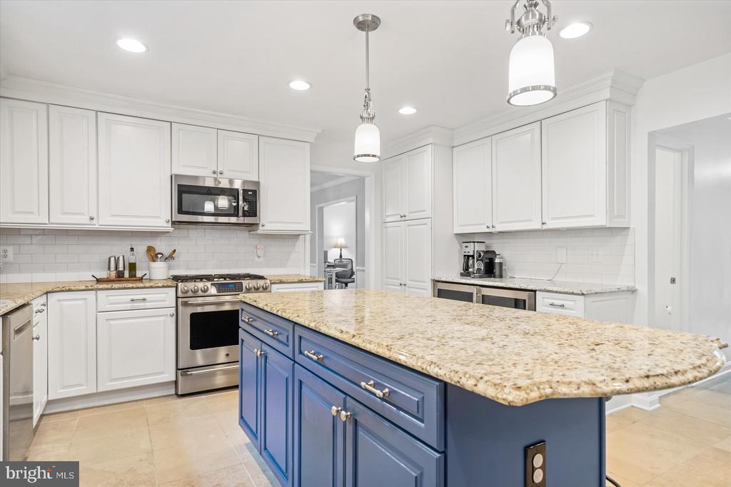 13804 SUMMER HILL DRIVE
