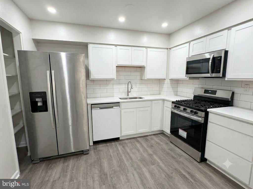9984 SHOSHONE WAY