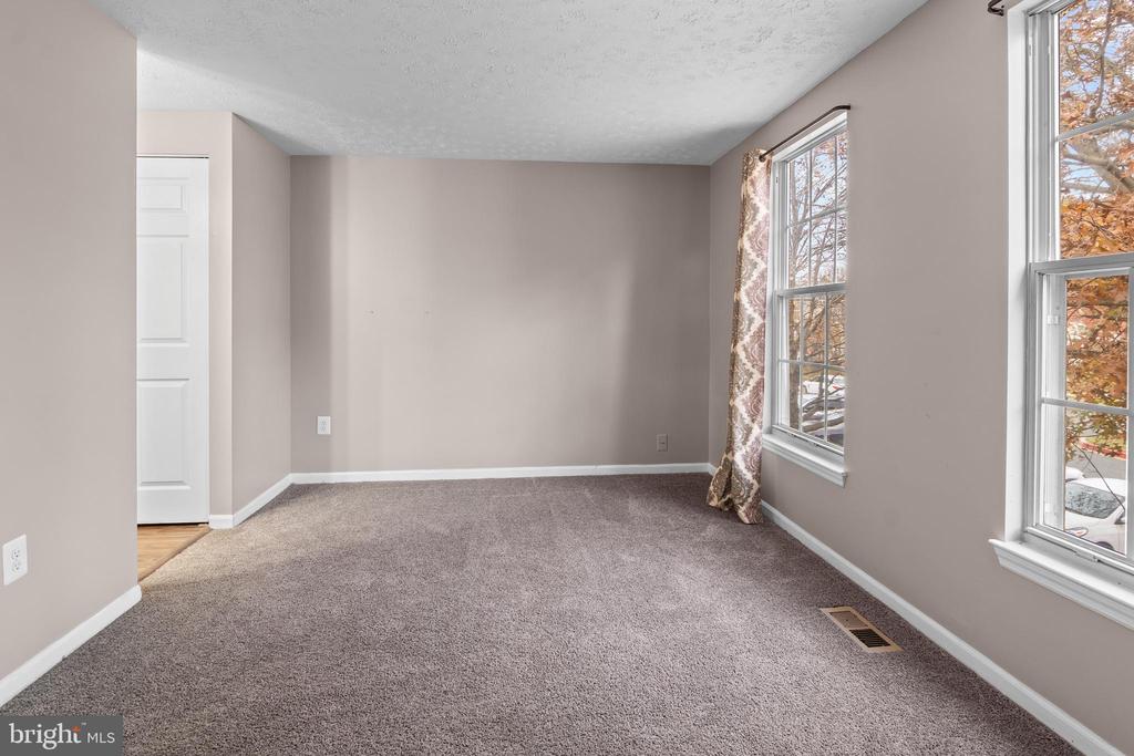 1426 SEDUM SQUARE