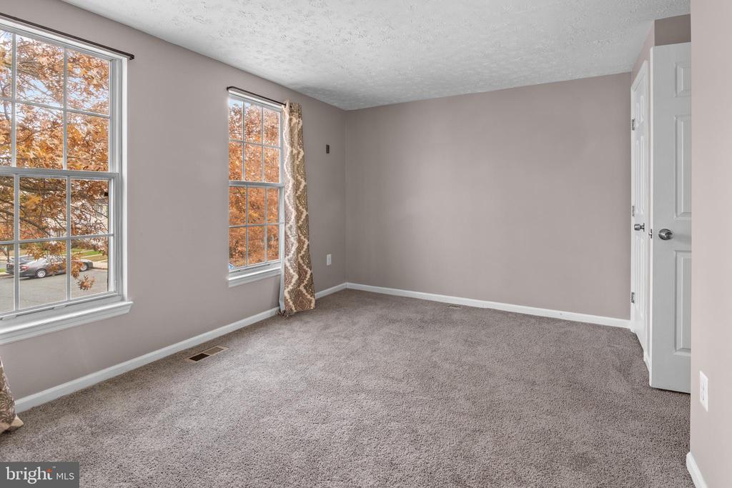 1426 SEDUM SQUARE