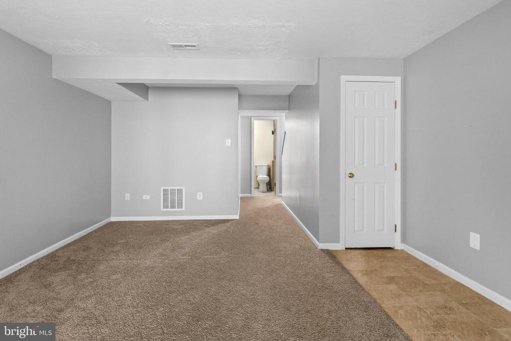 1426 SEDUM SQUARE