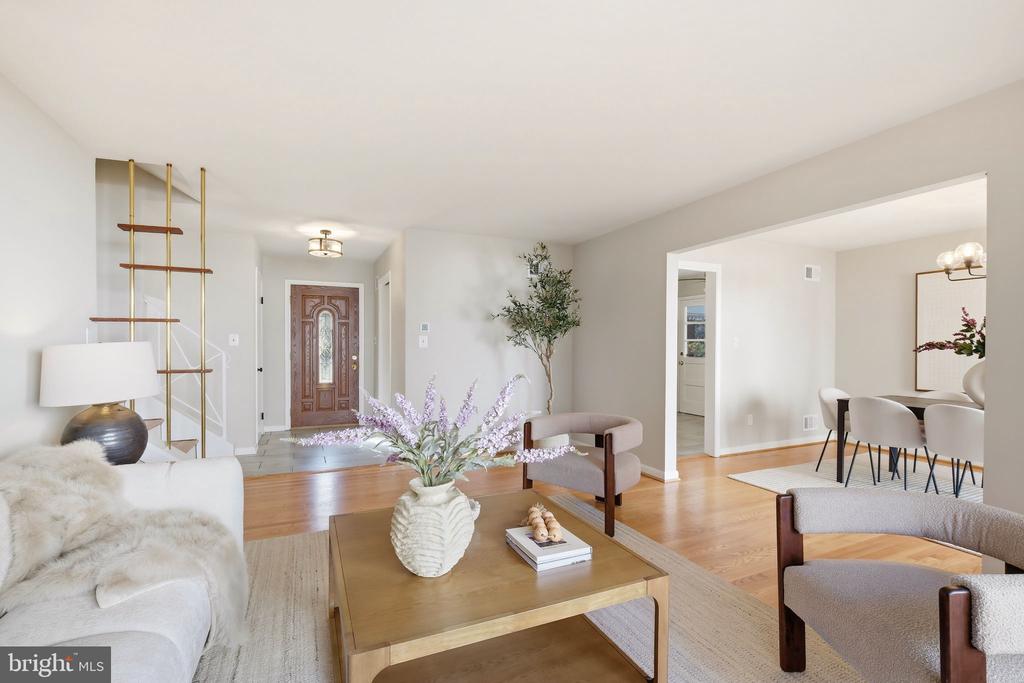 2031 HENDERSON AVENUE