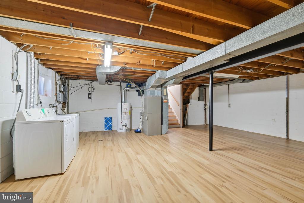 2031 HENDERSON AVENUE