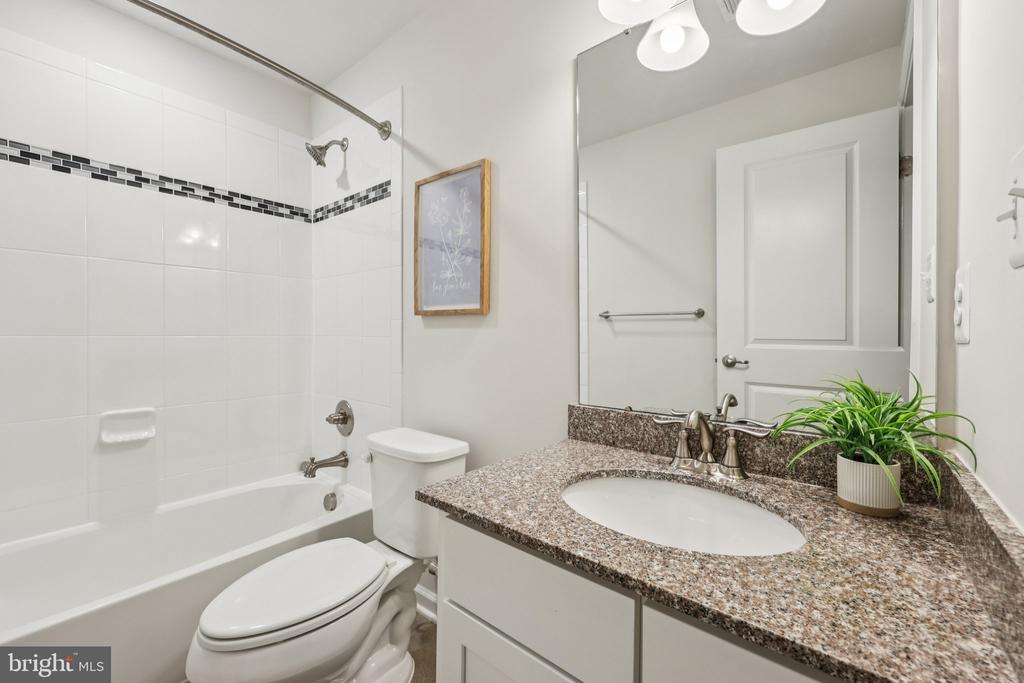 1605 REGENT MANOR COURT