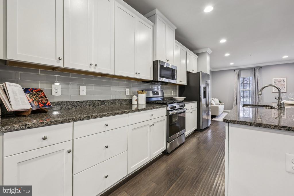1605 REGENT MANOR COURT