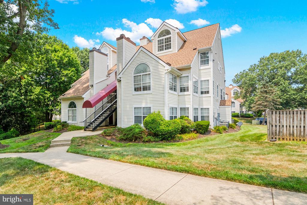 10401 BEACON RIDGE DRIVE Unit: 8-101