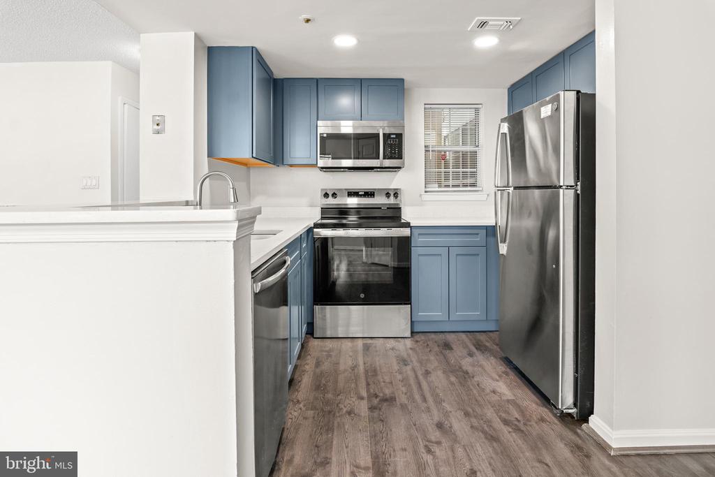10401 BEACON RIDGE DRIVE Unit: 8-101