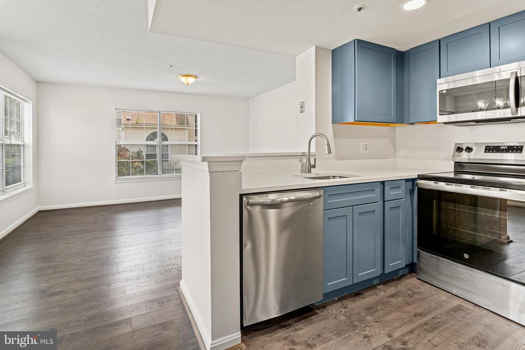 10401 BEACON RIDGE DRIVE Unit: 8-101