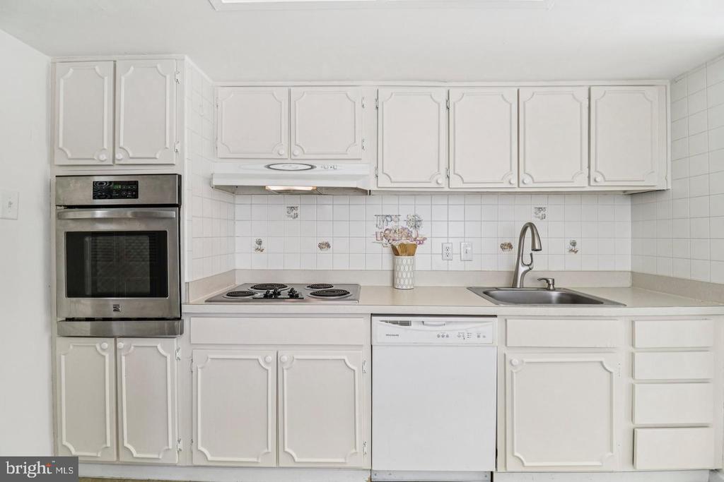 12705 MARQUETTE LANE