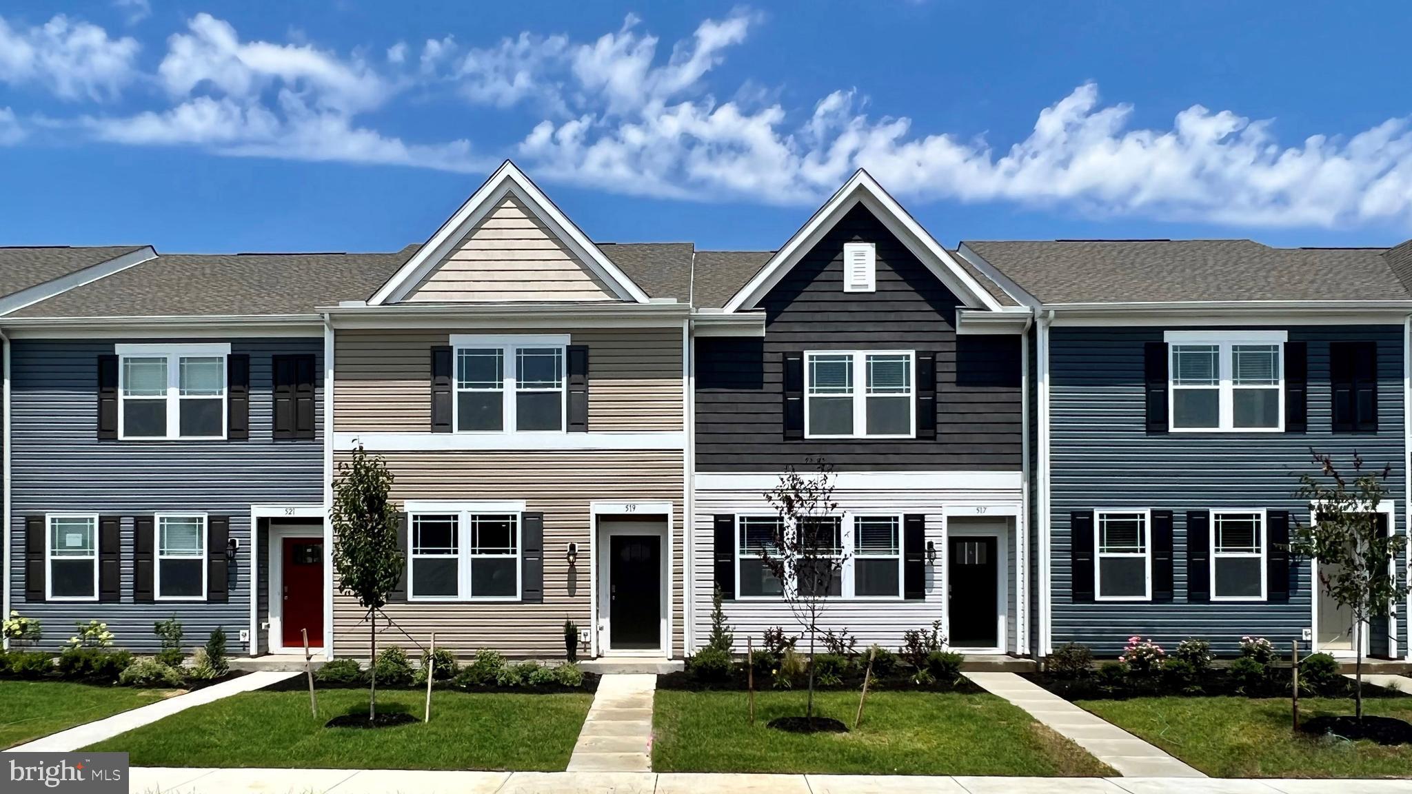 834 DERWENT LN