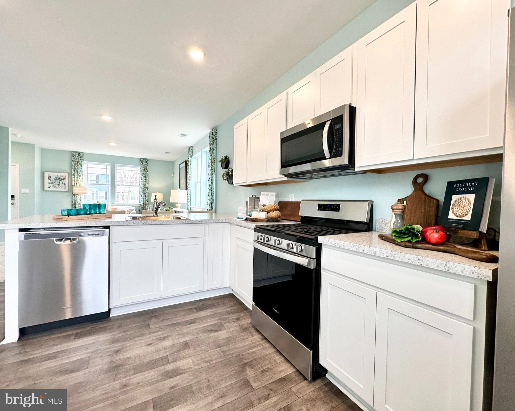 834 DERWENT LN