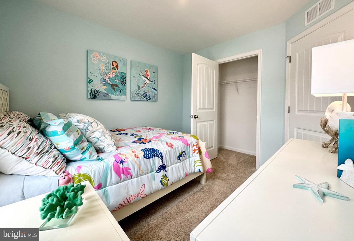 834 DERWENT LN