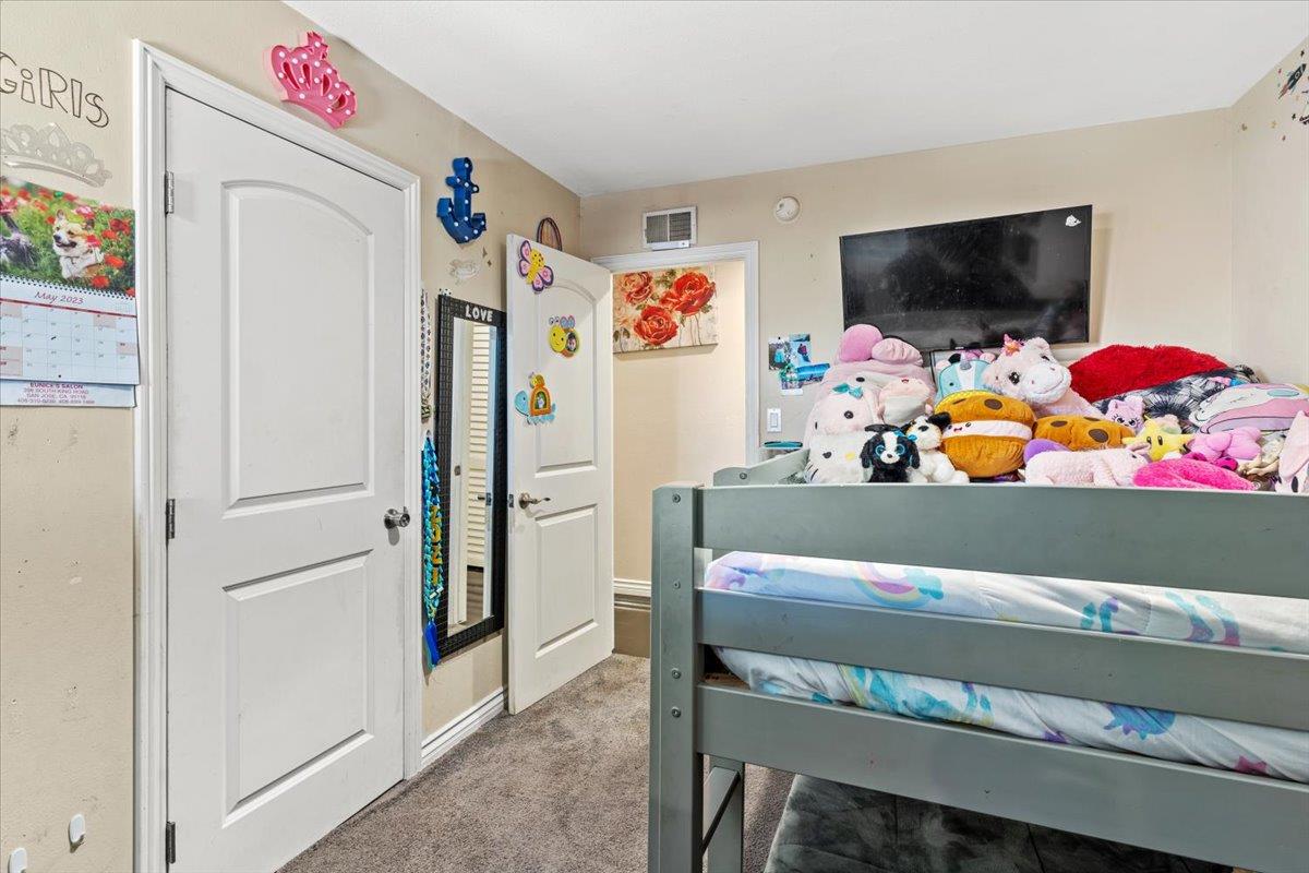 3869 Kauai DR