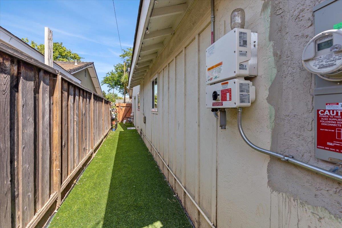 3869 Kauai DR