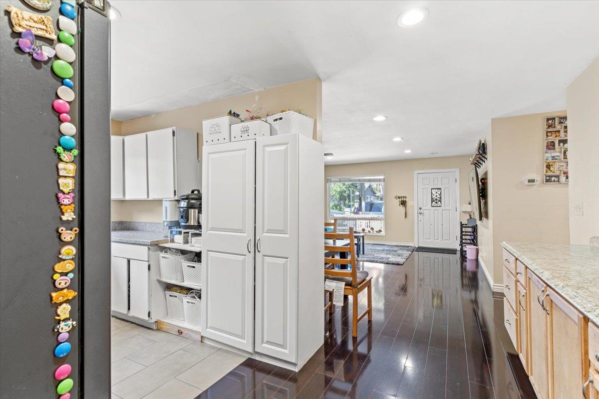 3869 Kauai DR