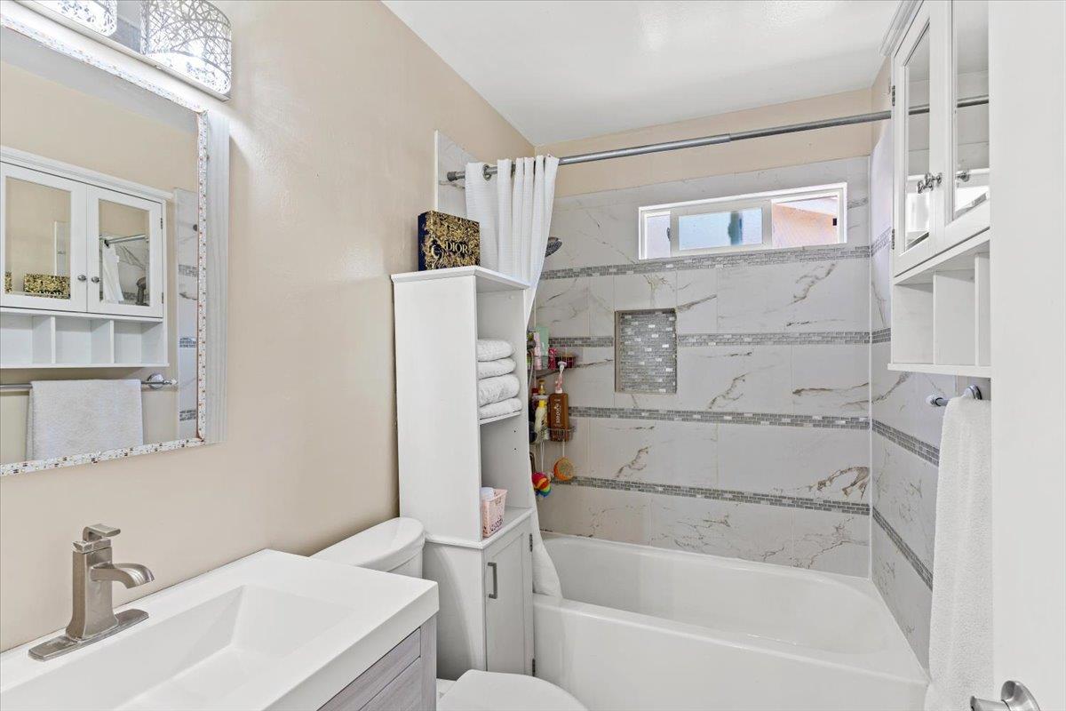 3869 Kauai DR