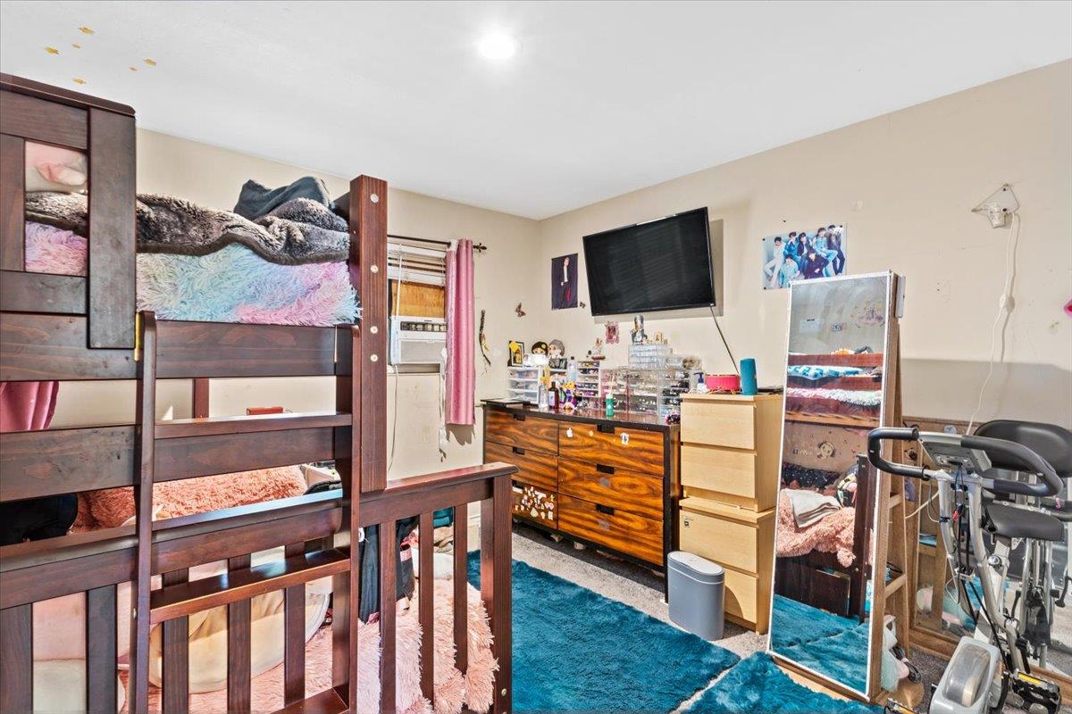 3869 Kauai DR