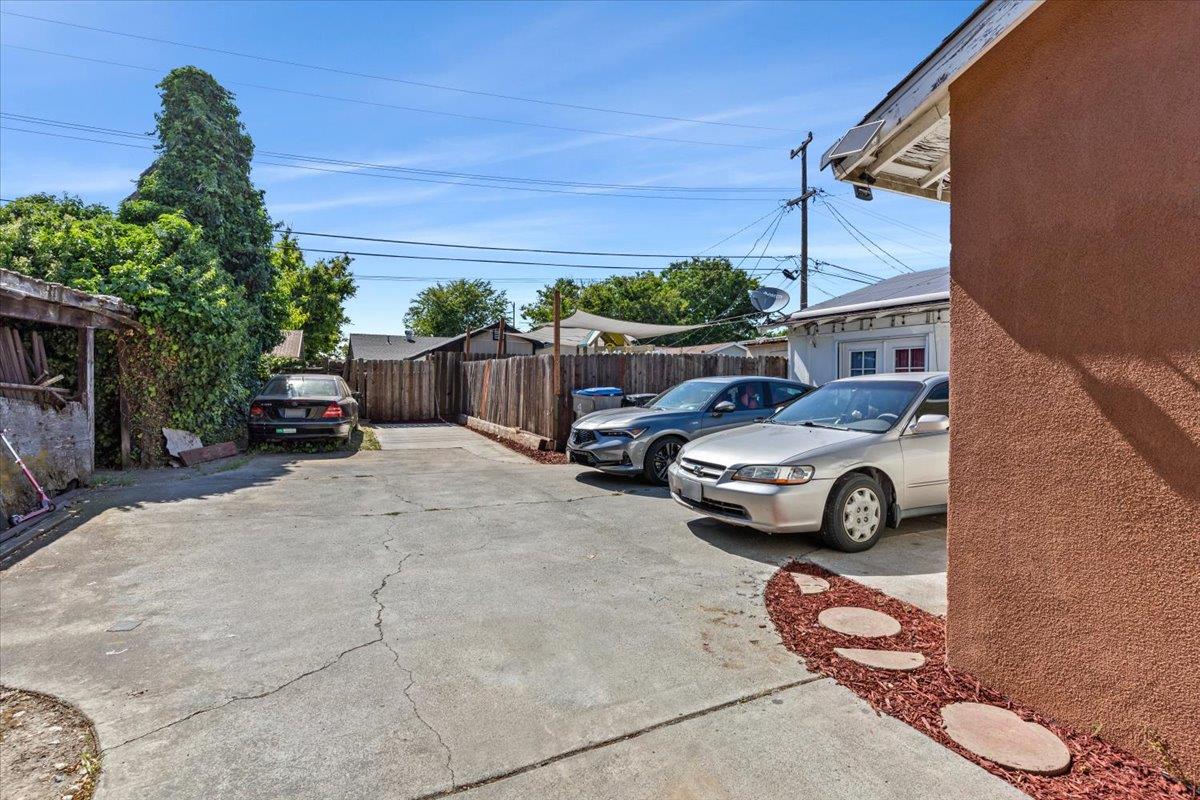 3869 Kauai DR