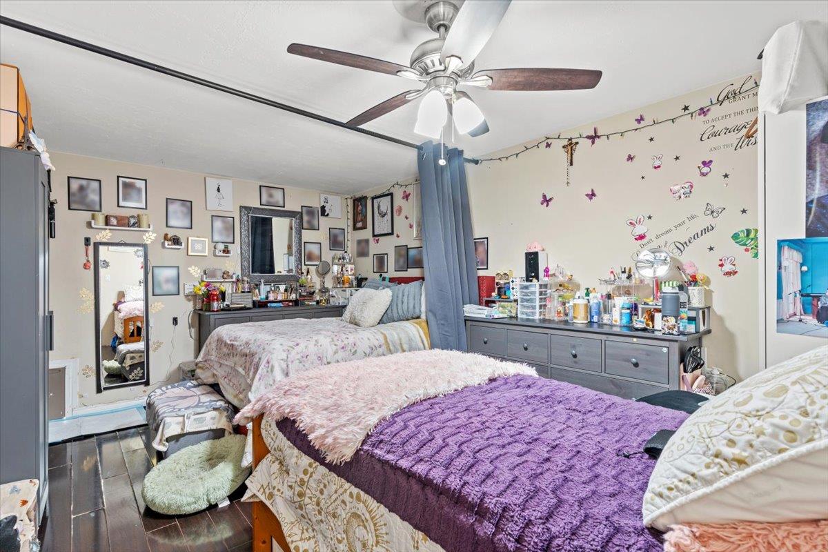 3869 Kauai DR