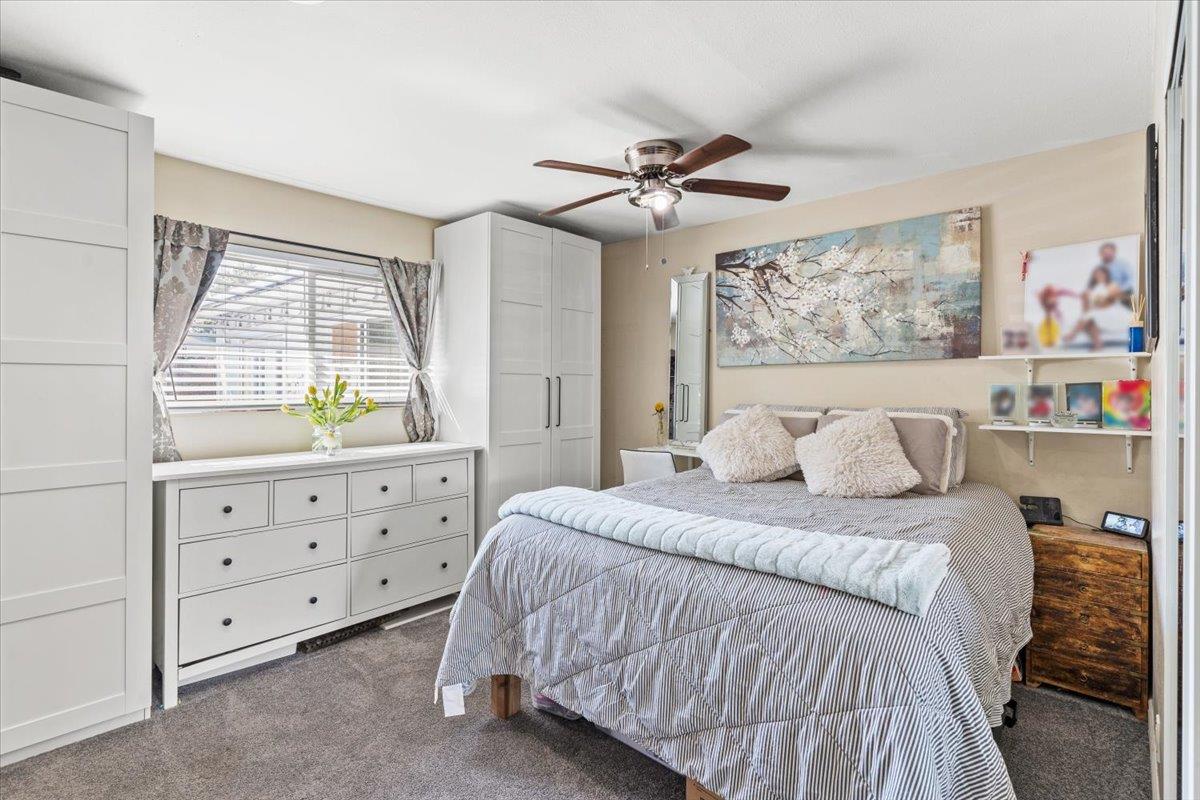 3869 Kauai DR