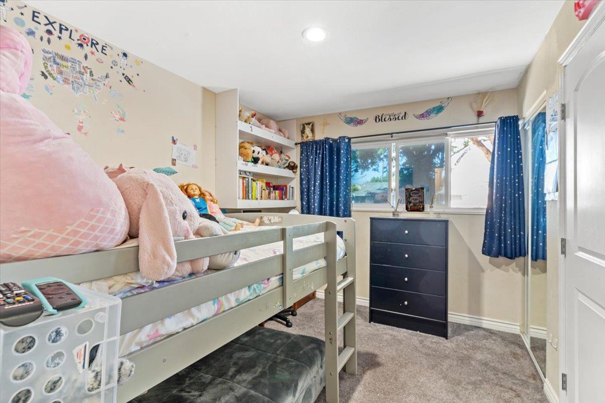 3869 Kauai DR