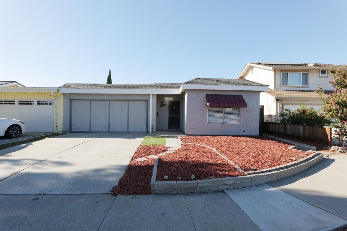 1425 Taper Court