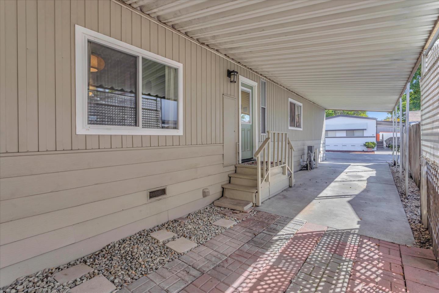 432 Los Encinos AVE 432