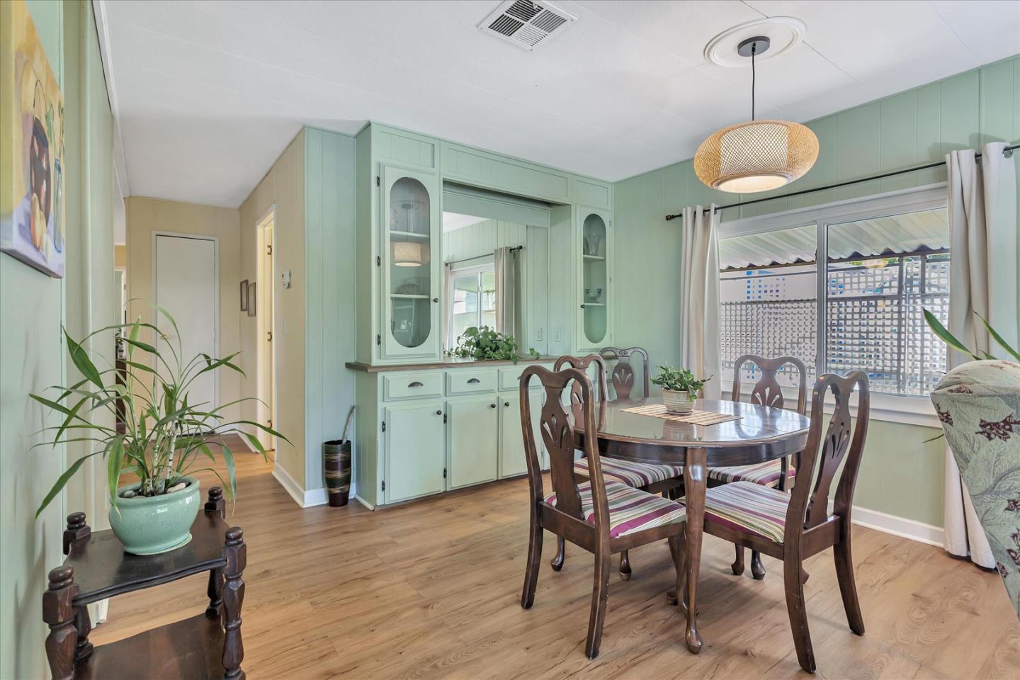 432 Los Encinos AVE 432