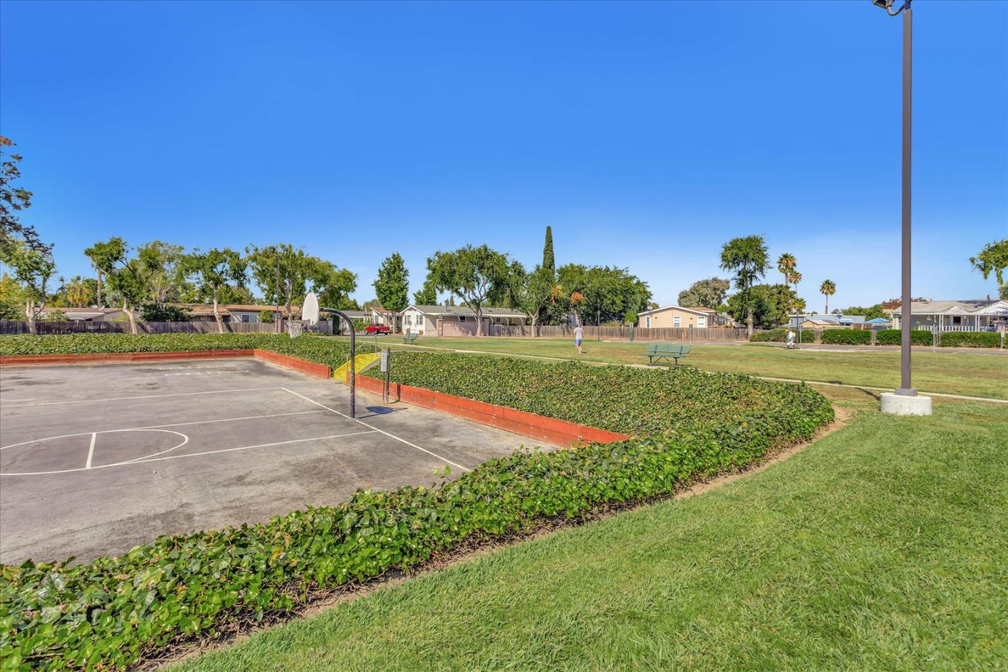 432 Los Encinos AVE 432