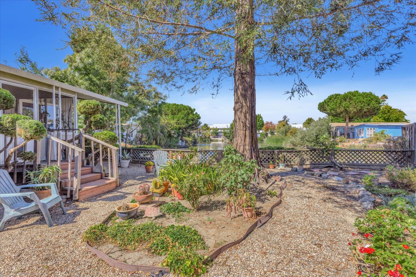 432 Los Encinos AVE 432