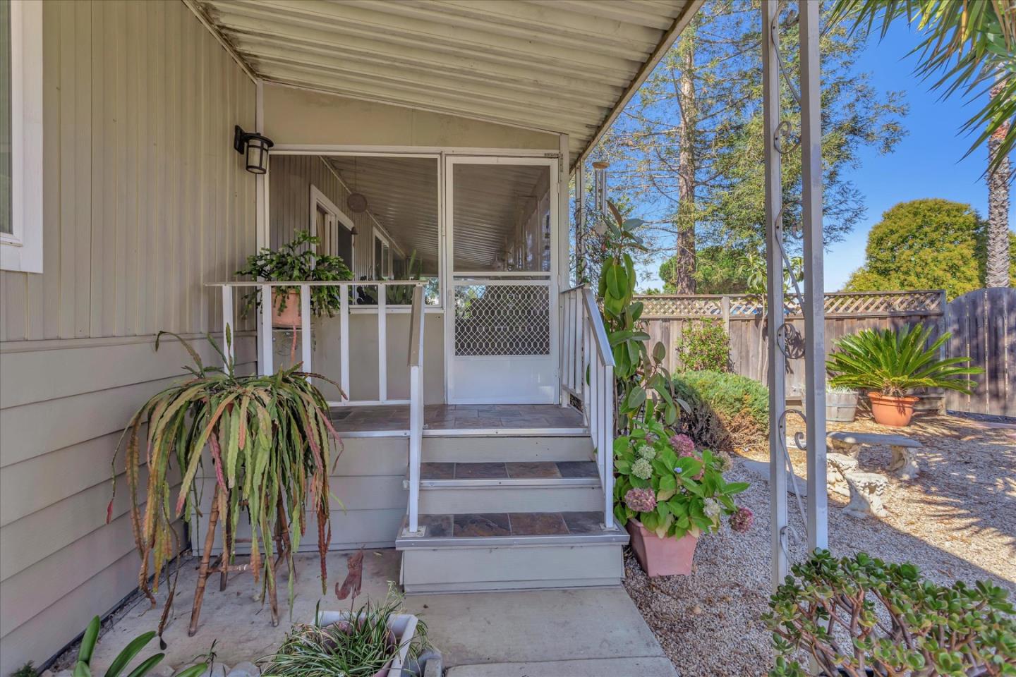 432 Los Encinos AVE 432