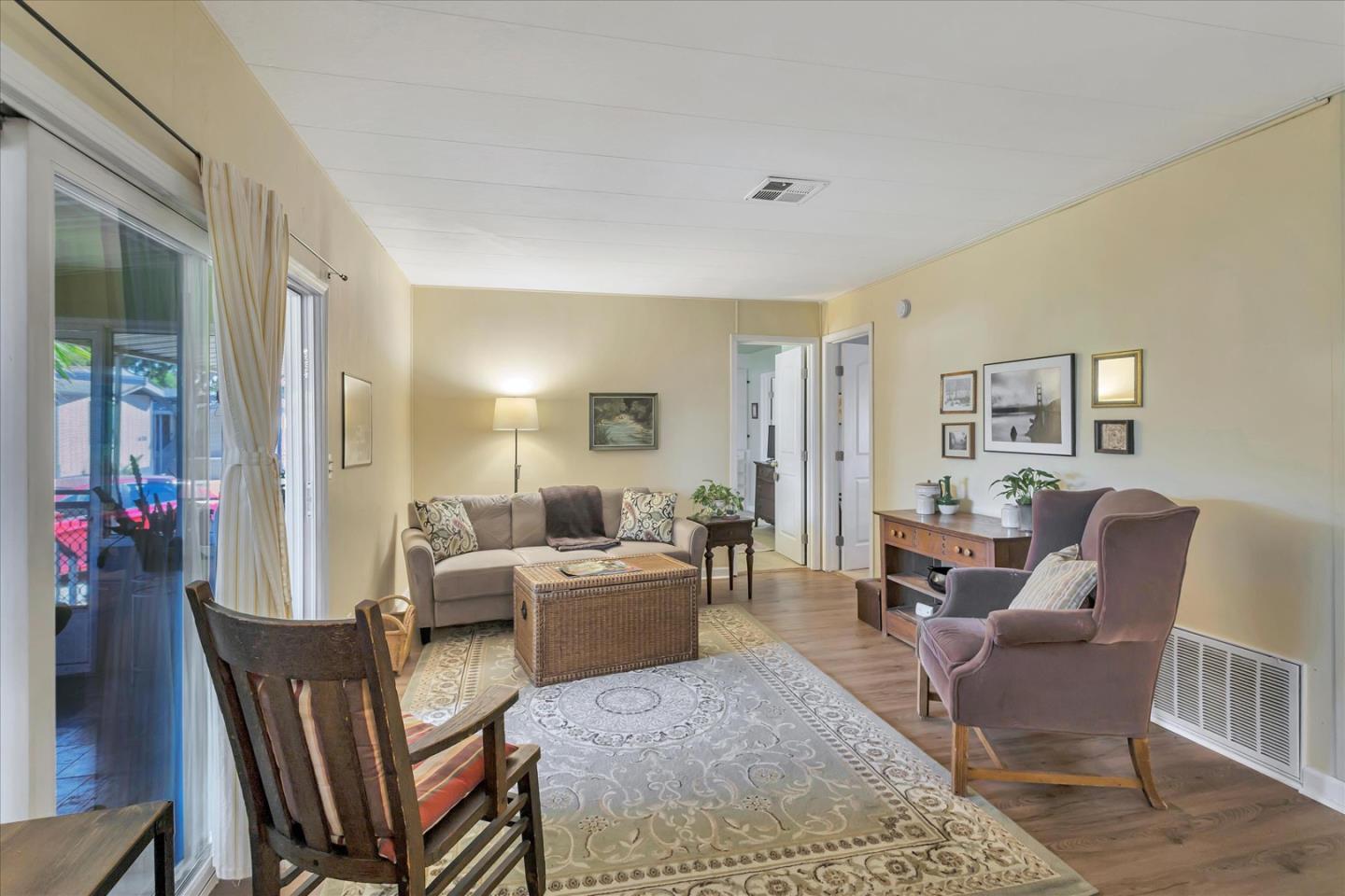 432 Los Encinos AVE 432