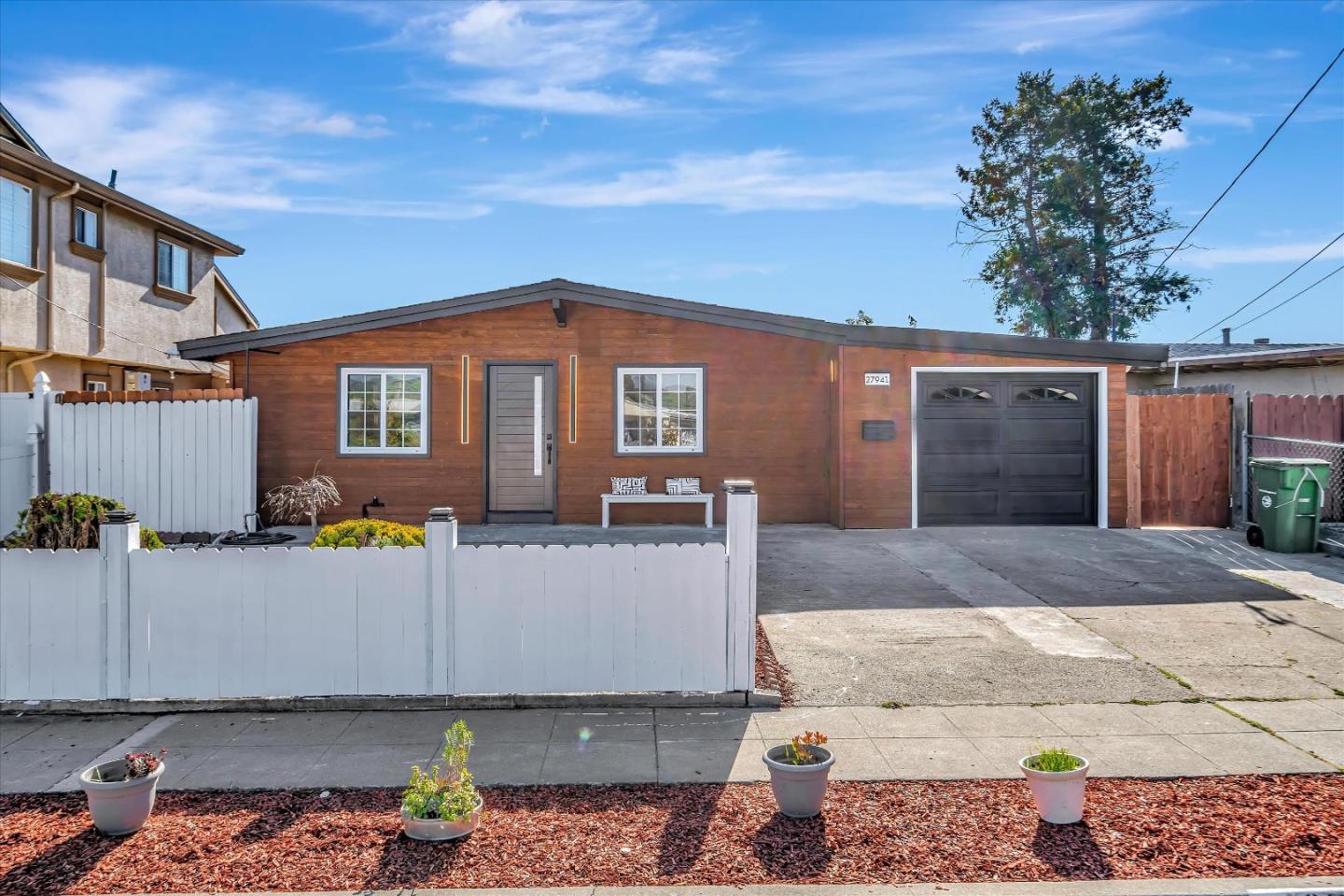 27941 Mandarin AVE
