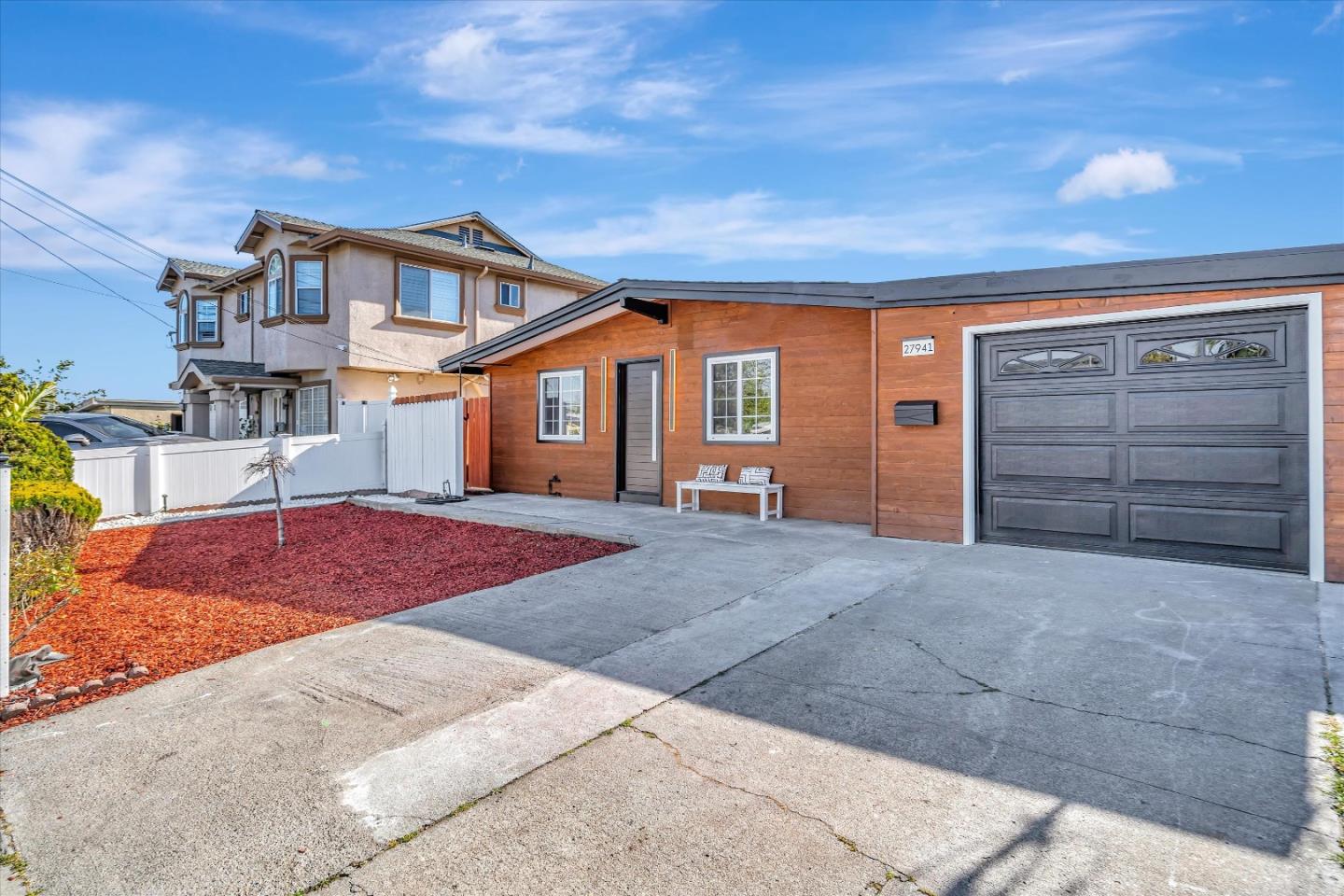 27941 Mandarin AVE