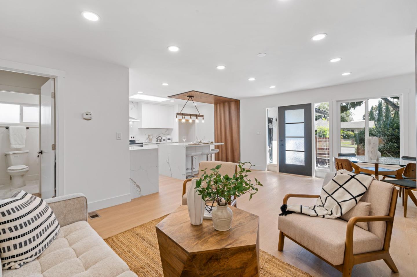 4045-4047 Alberstone DR