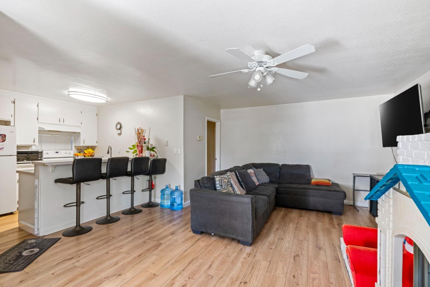 4045-4047 Alberstone DR
