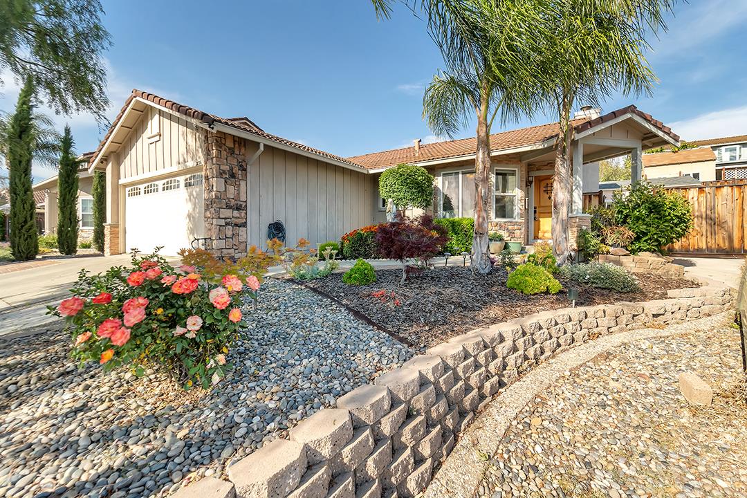 2736 Reno DR