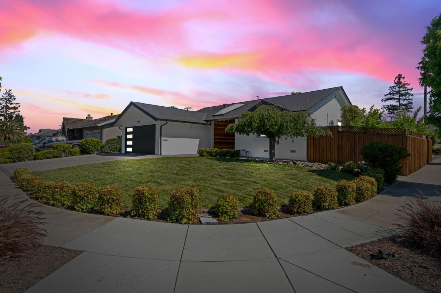 1884 Orange Grove DR