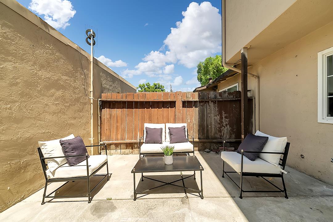 583 7 Trees Village WAY