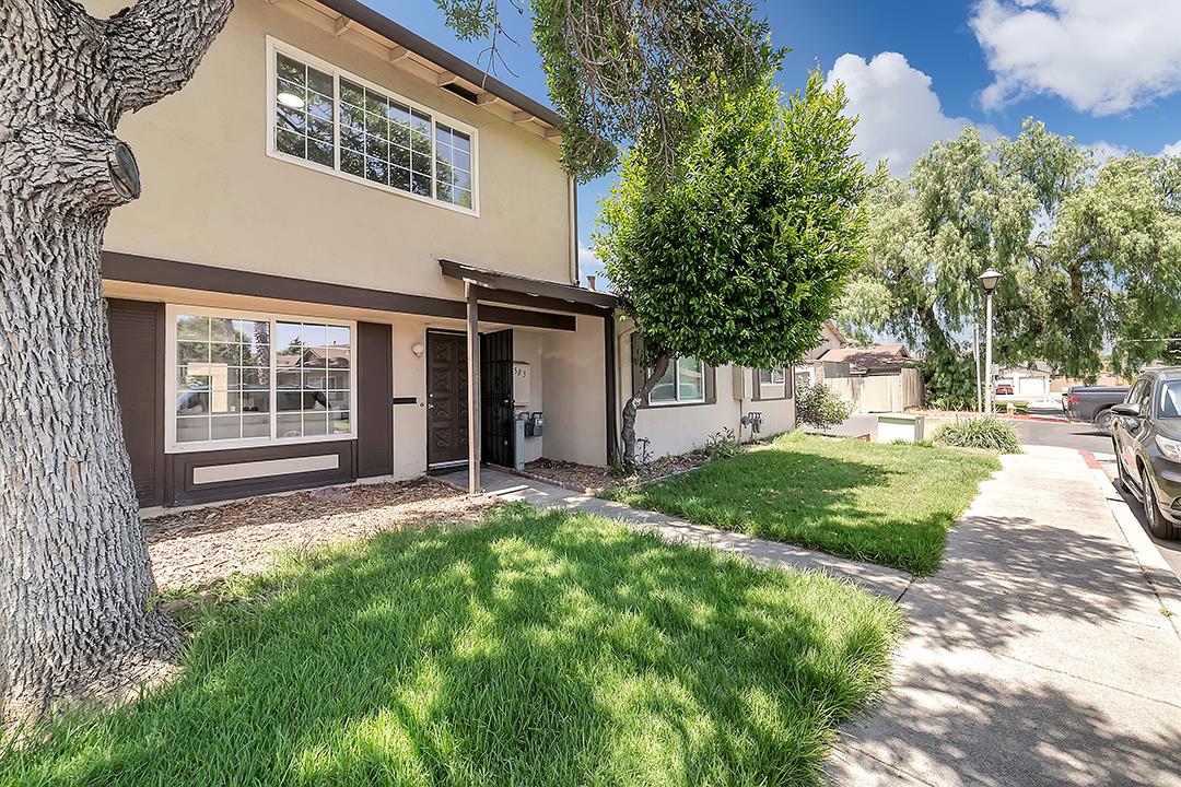 583 7 Trees Village WAY