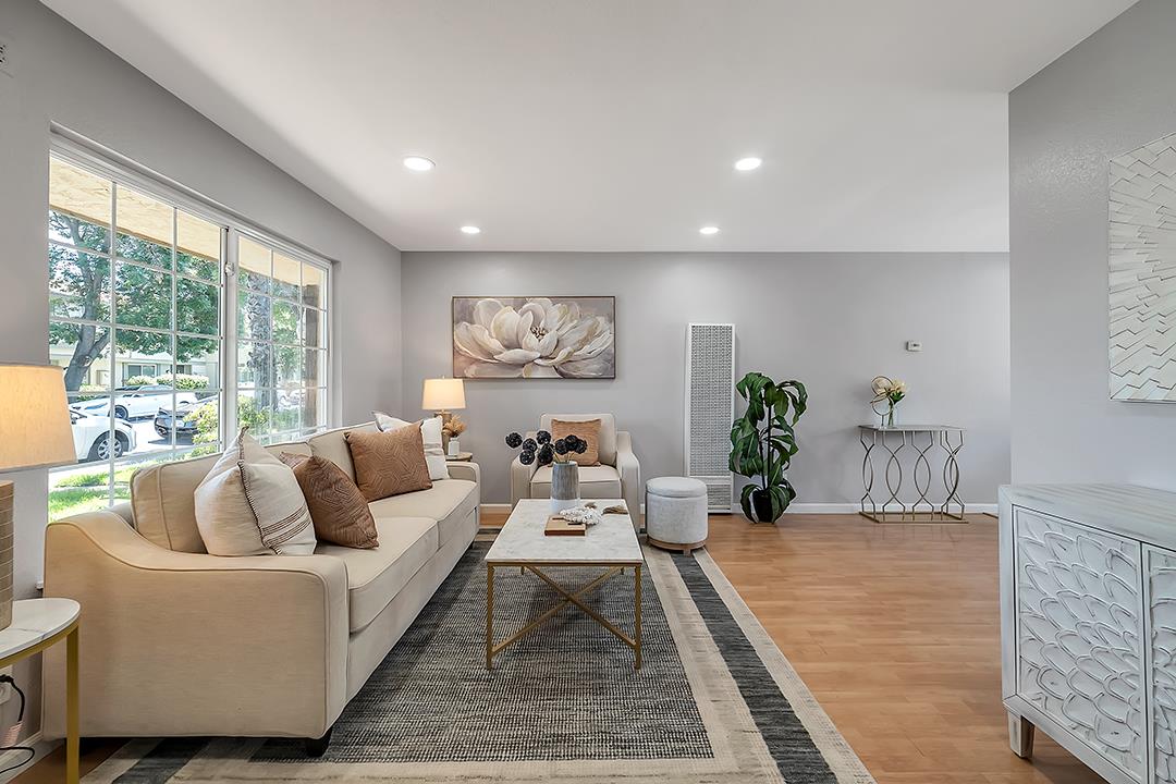 583 7 Trees Village WAY