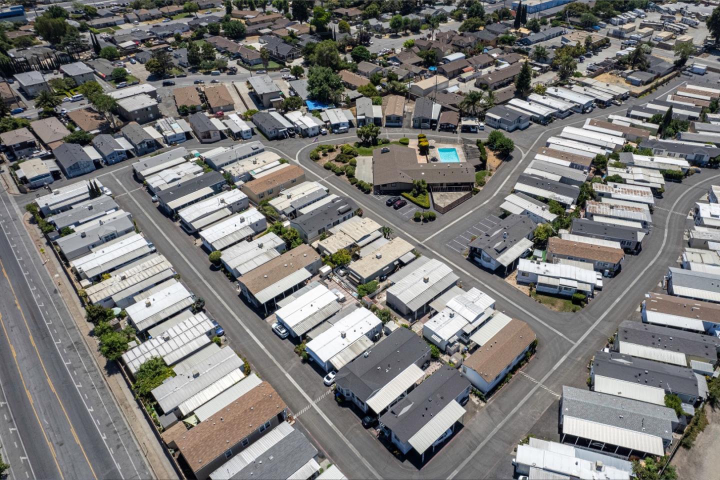 2135 Little Orchard 52