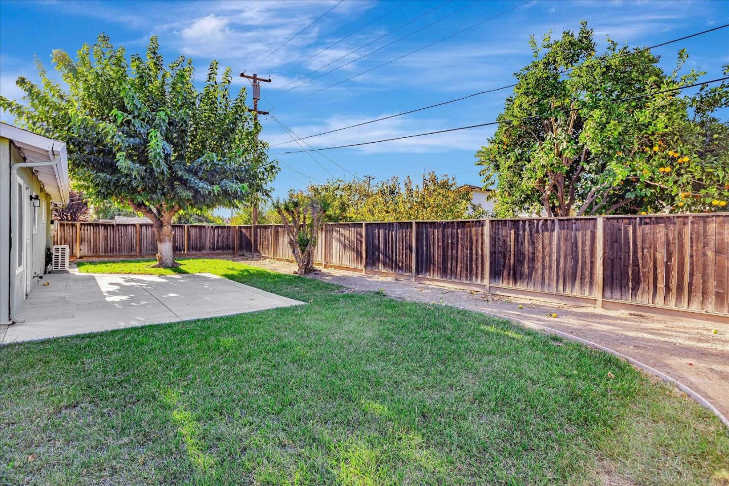 2058 Jamaica WAY