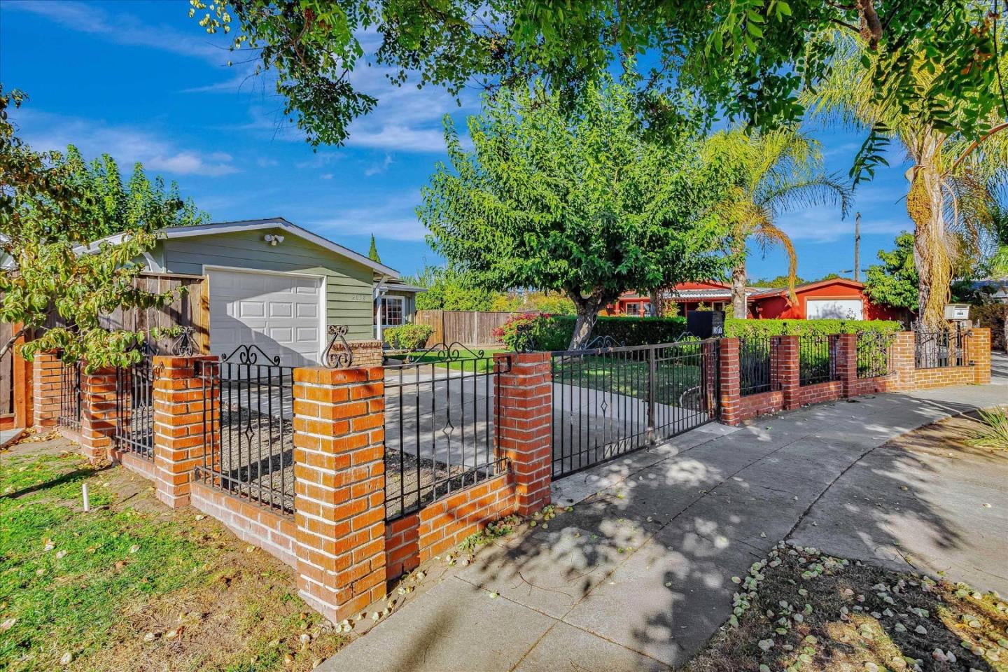 2058 Jamaica WAY