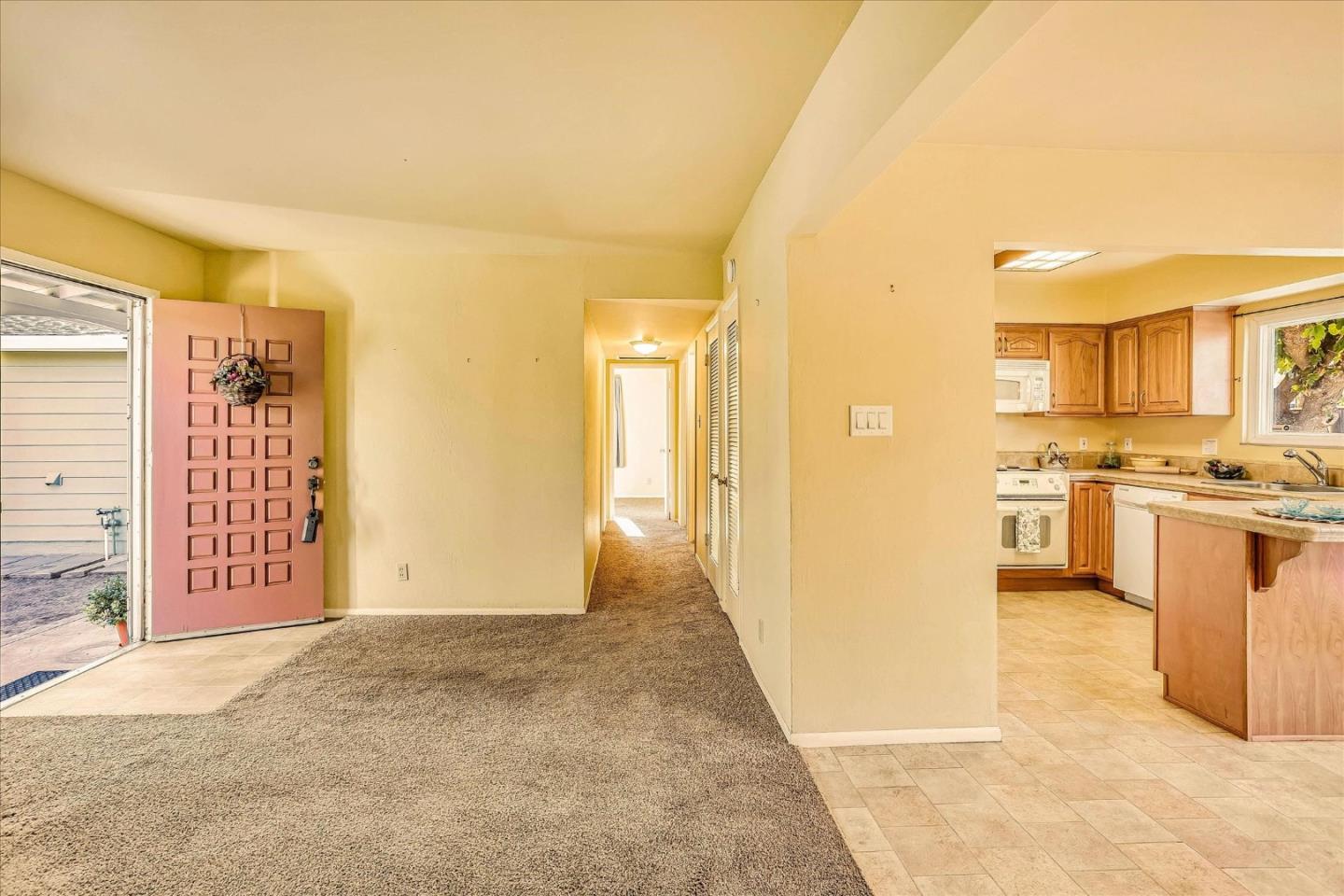 2058 Jamaica WAY