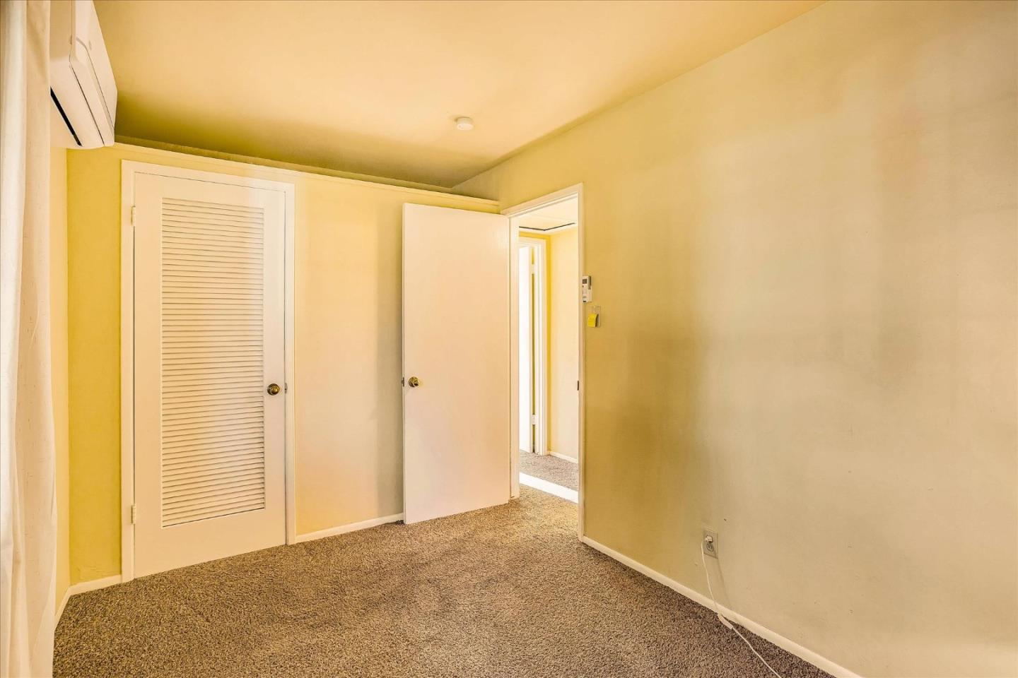 2058 Jamaica WAY
