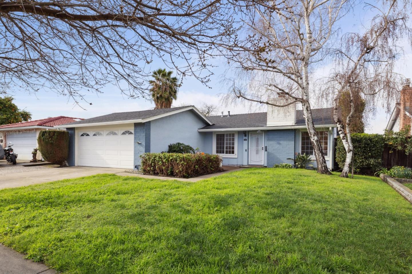 1673 Goldentree DR