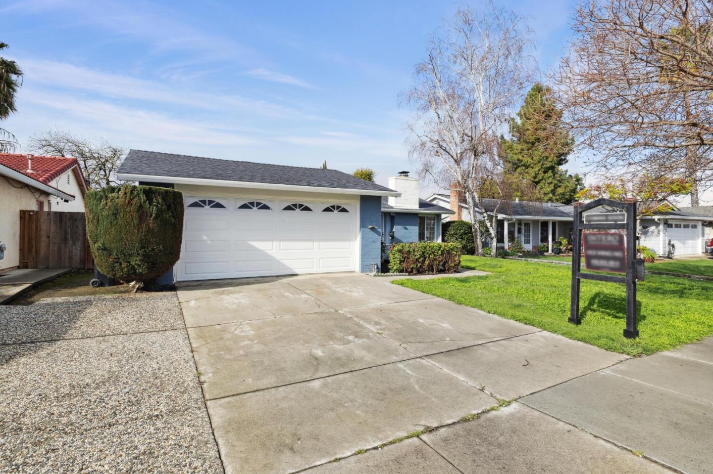 1673 Goldentree DR
