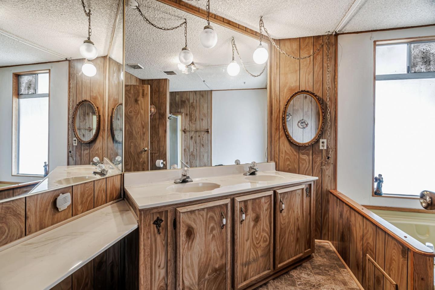 5450 Monterey HWY 144