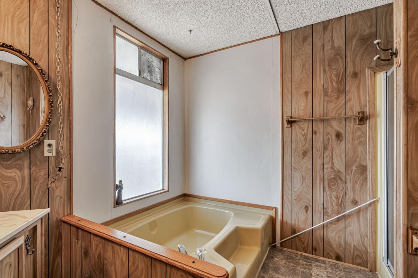 5450 Monterey HWY 144